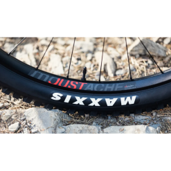 STICKERS ROUES MOUSTACHE ALUMINIUM